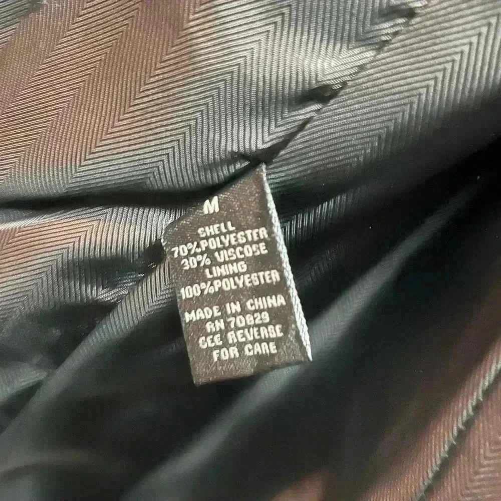 Black blazer. - Picture 4 of 4